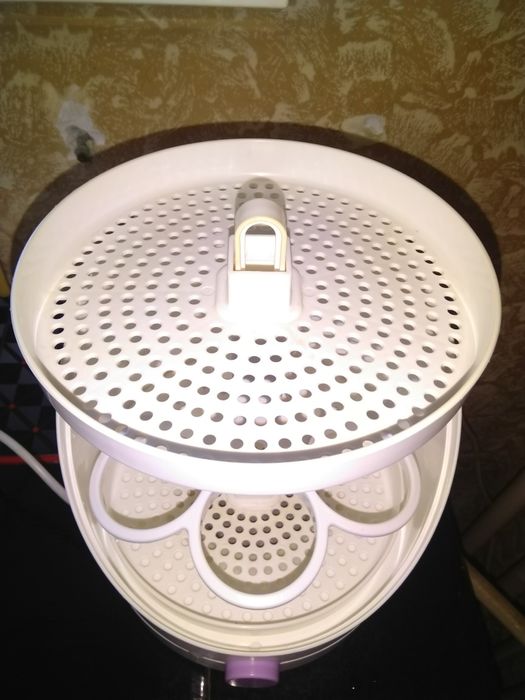 Голям стерилизатор на Chicco (Чико) на три реда