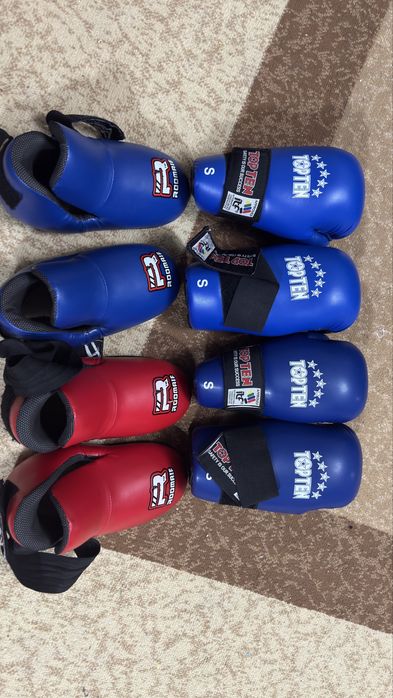 Перчатки и футы для тхэквондо ITF.