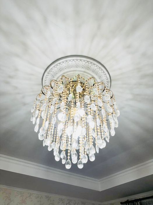 Люстра б/у (8лампочек в подарок)