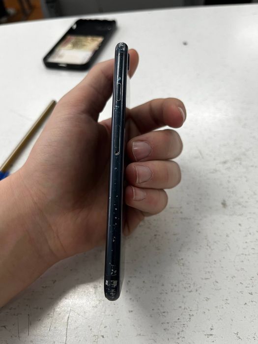 айфон се 2022 64гб в нормальном состоянии