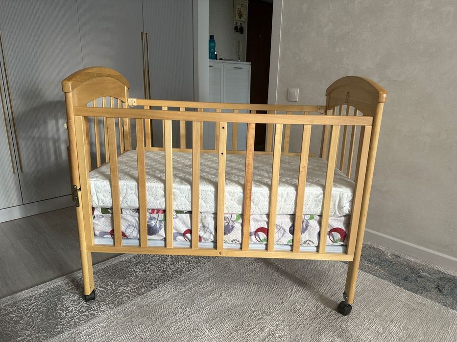 Кровать детская с 2 матрасами