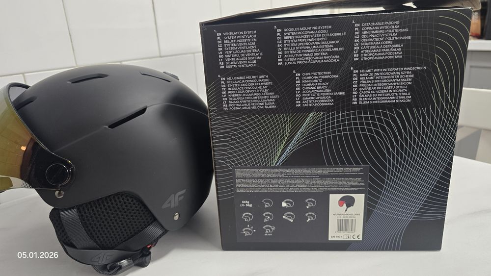 Casca 4F neagra cu viziera