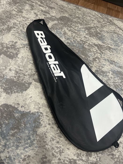 Теннисная ракетка