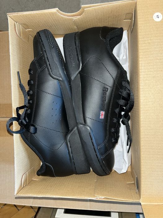Продавам черен Reebok класик