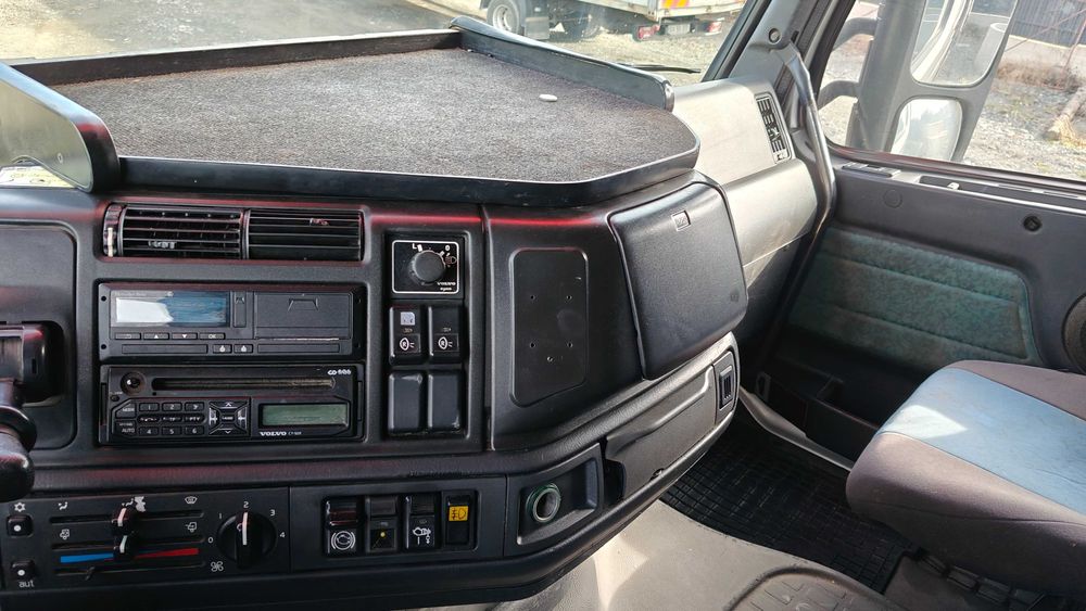 Volvo FH12 forestier schimb cu bustean