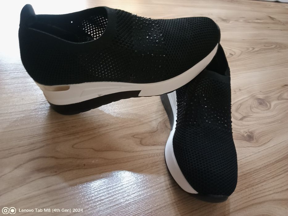 Дамски обувки на платформа