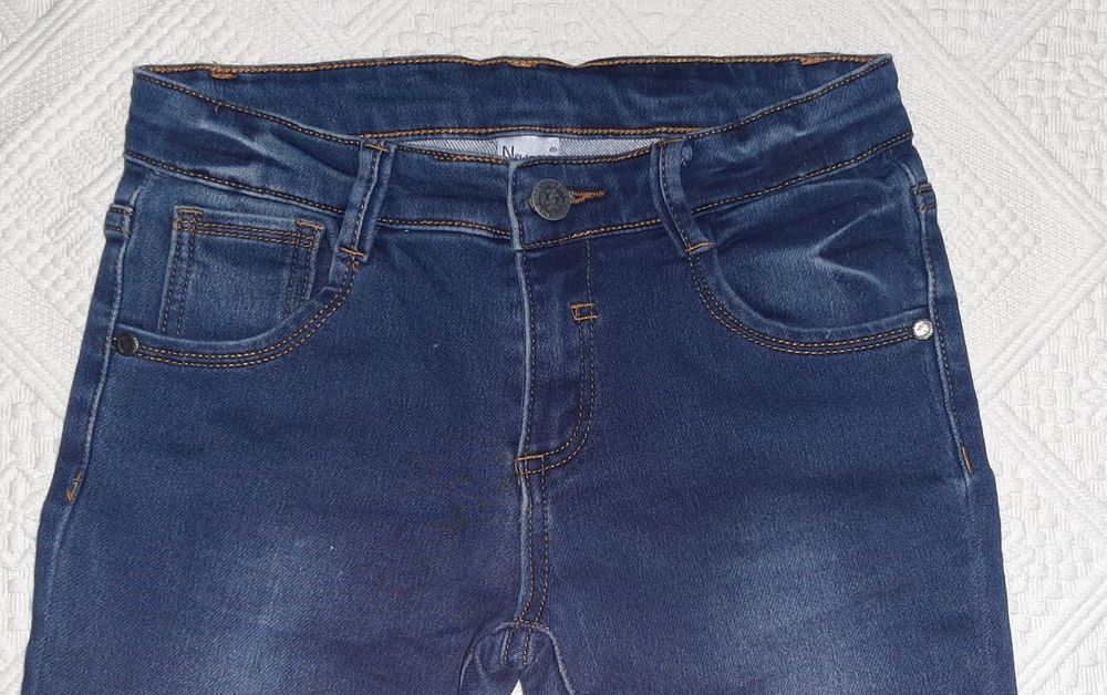 Blugi  varsta 7 ani  Newness,,impecabili