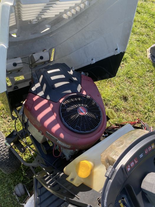 Vand tractor de gazon