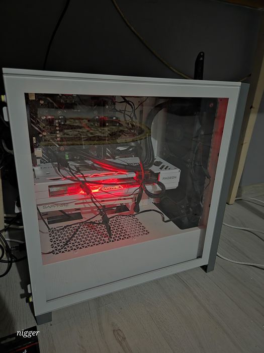 Vând pc gaming nou