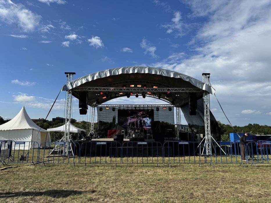 Inchiriez scena evenimente