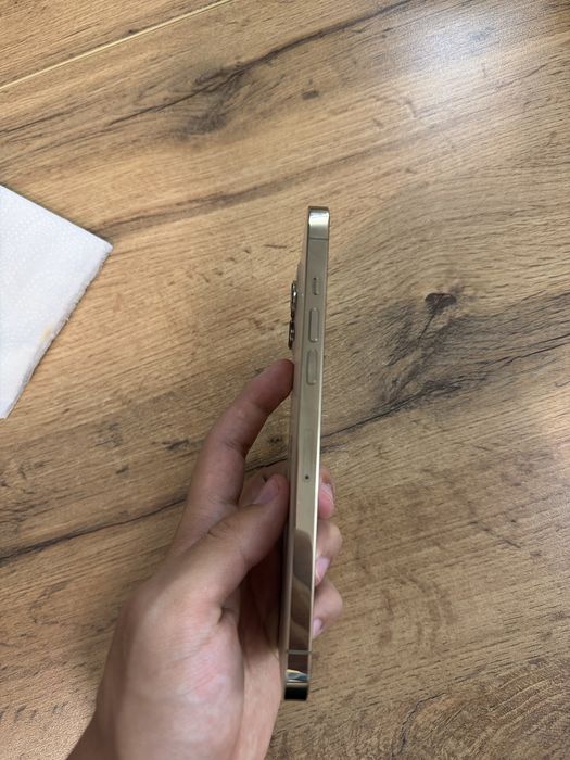 Продам Iphone 12 pro max золотистый