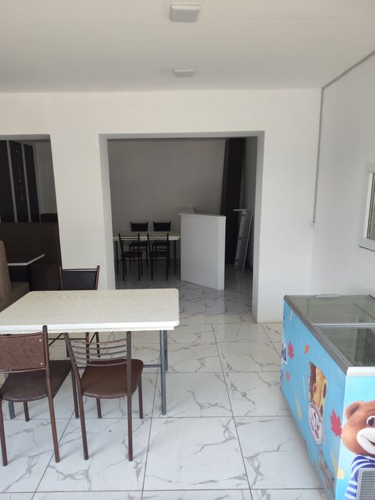 Fast food uchun arendaga joy beriladi yoli yuzida atrofida maktab bog'