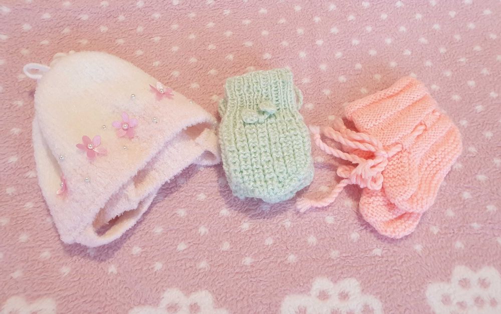 Patura bebe fetita si caciuli +diverse