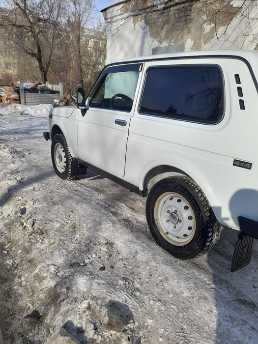 Продам ниву 2121