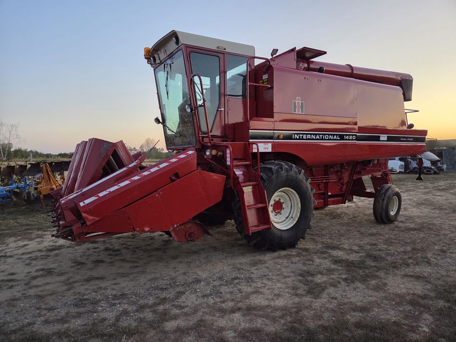 Combina Case-International case-ih 1420