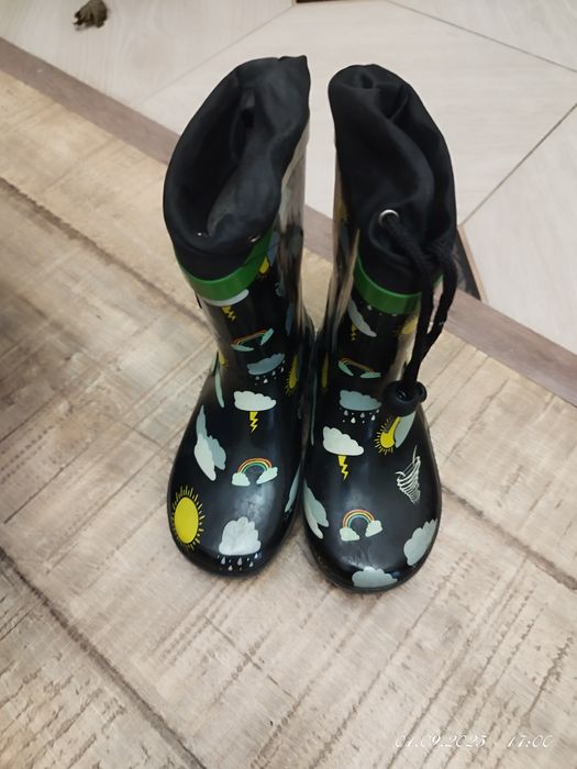 Детская обувь разная