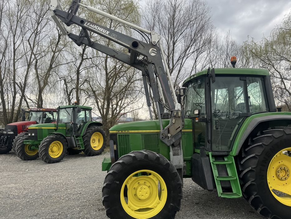 John Deere. 6800 cu incarcator frontal