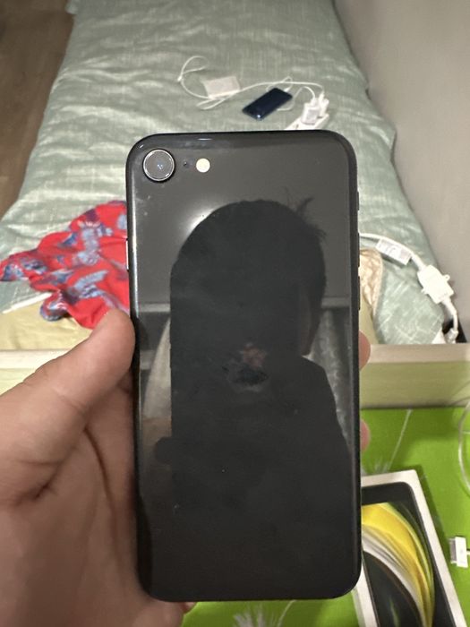 продам или обменяю iphone se 2020