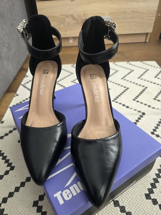 Официални дамски обувки