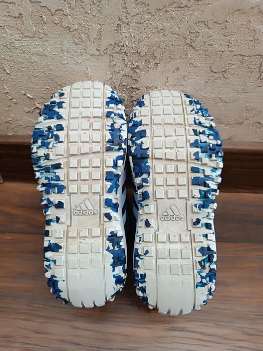 Адидас боти 29 номер