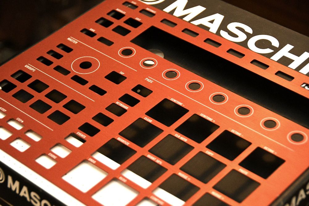 Skin (faceplate) rosu si auriu pt Maschine MK2