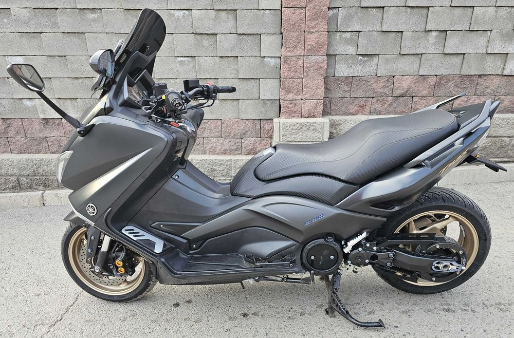 Макси скутер Yamaha TMAX 530