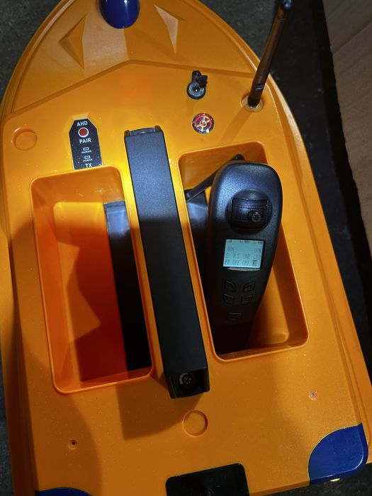 Navomodel/barca de nadit cu GPS