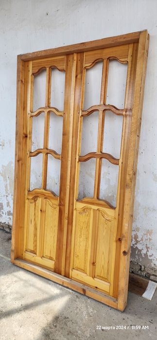 Ёгоч эшик янги куйилмаган