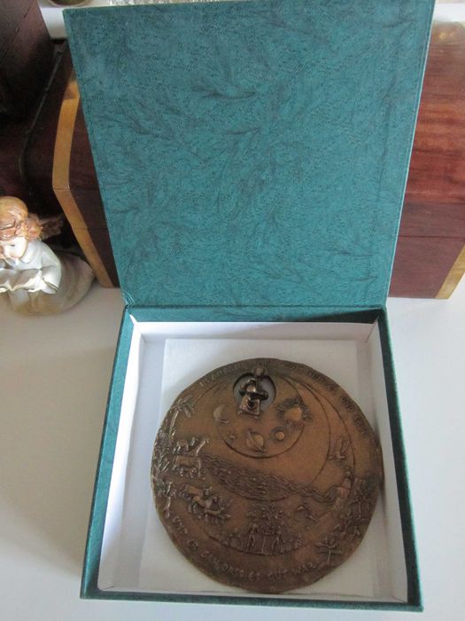 cadou rar  sculptura Creatia Geneza Hermann Schilcher bronz masiv 1970