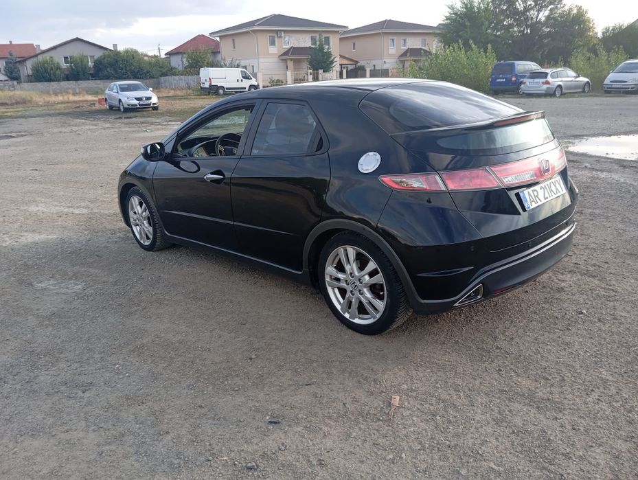 Honda Civic hatchback 2009 - 1.8 benzina  140HP 250 000 km