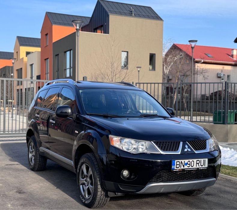 Mitsubishi Outlender , An fab 2008 , 4x4 , 7 Locurii