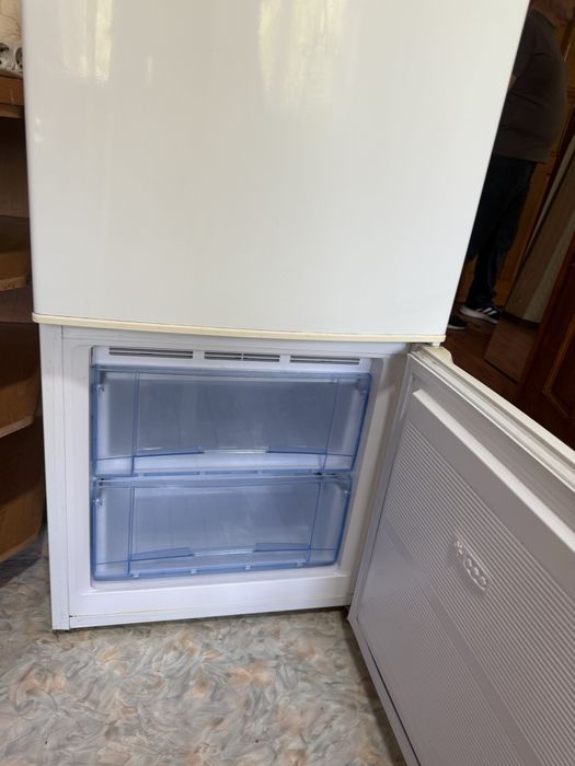 Продам холодильник