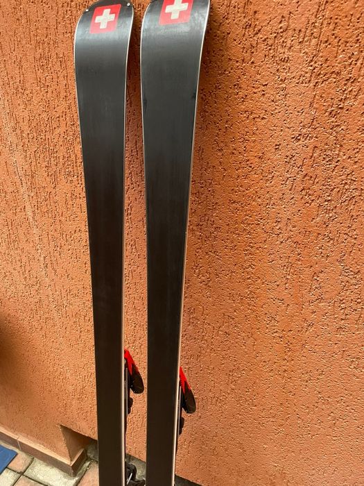 Set ski uri cu clăpari și bete