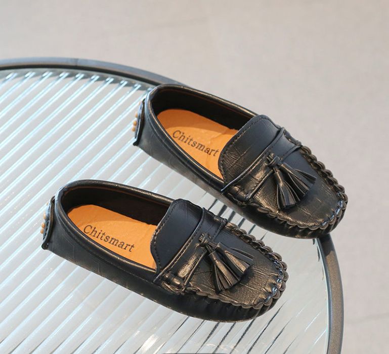 Продам детские на мальчика обувь