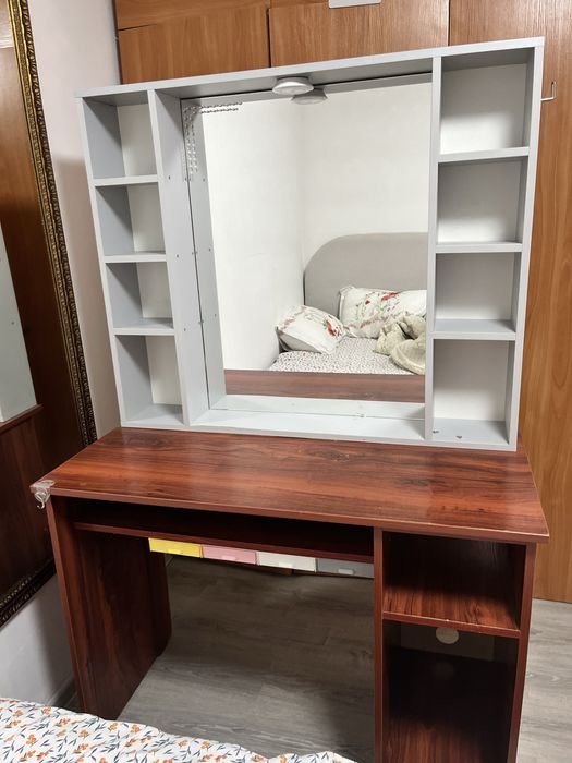 Туалетный столик