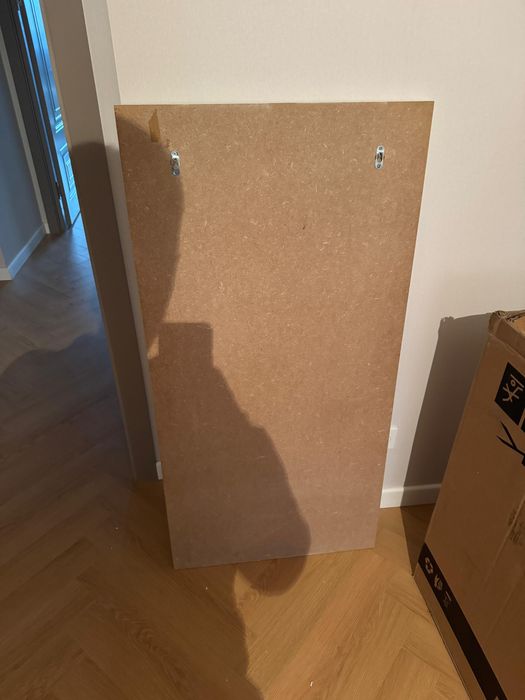 Прлдам зеркало .