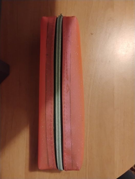 Несесер- ученически за моливи, нов