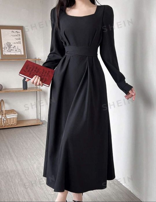 Rochie neagra, midi