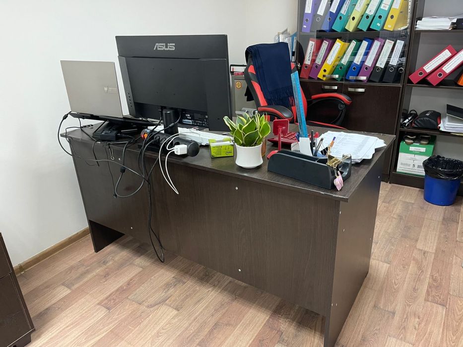 Продается офисная мебель