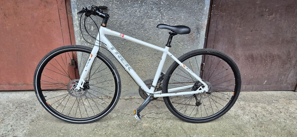 Bicicleta Trek Hybrid pe 28