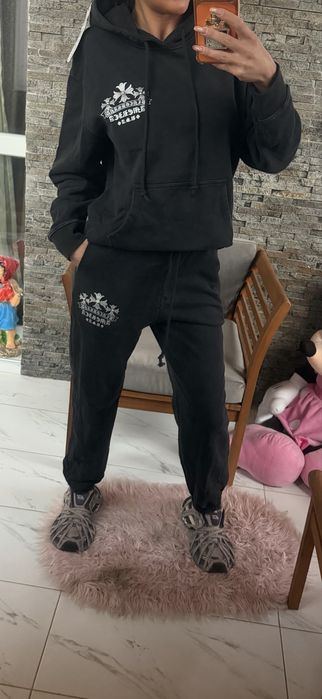 Дамски комплект дънки и яке