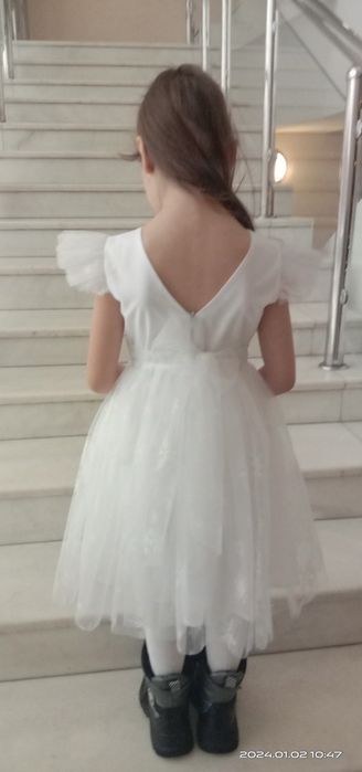 Очаровательное платье новогоднее на девочку