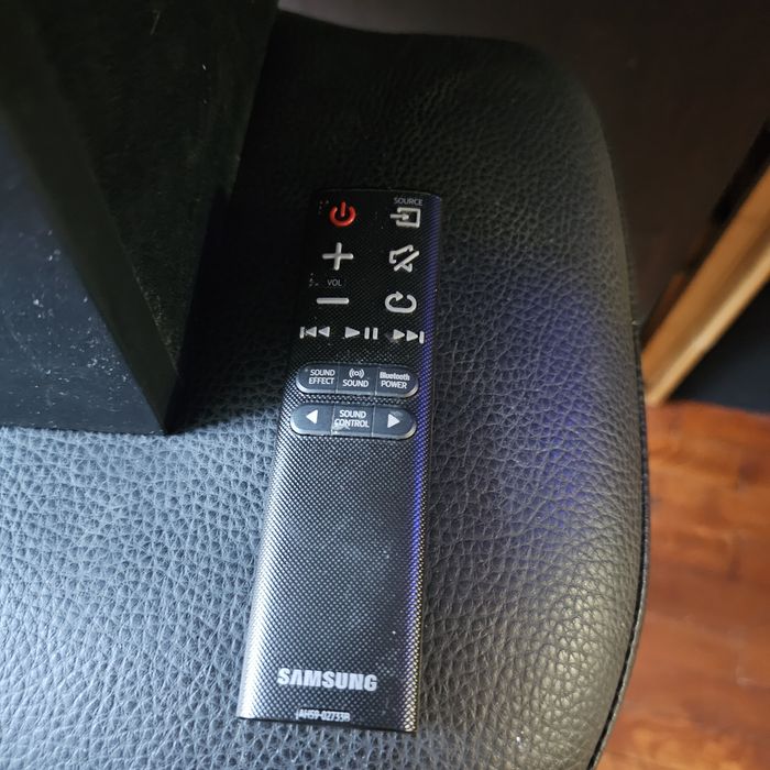 Samsung HW-K335 2.1 Soundbar 130W + субуфер, Bluetooth, дистанционно