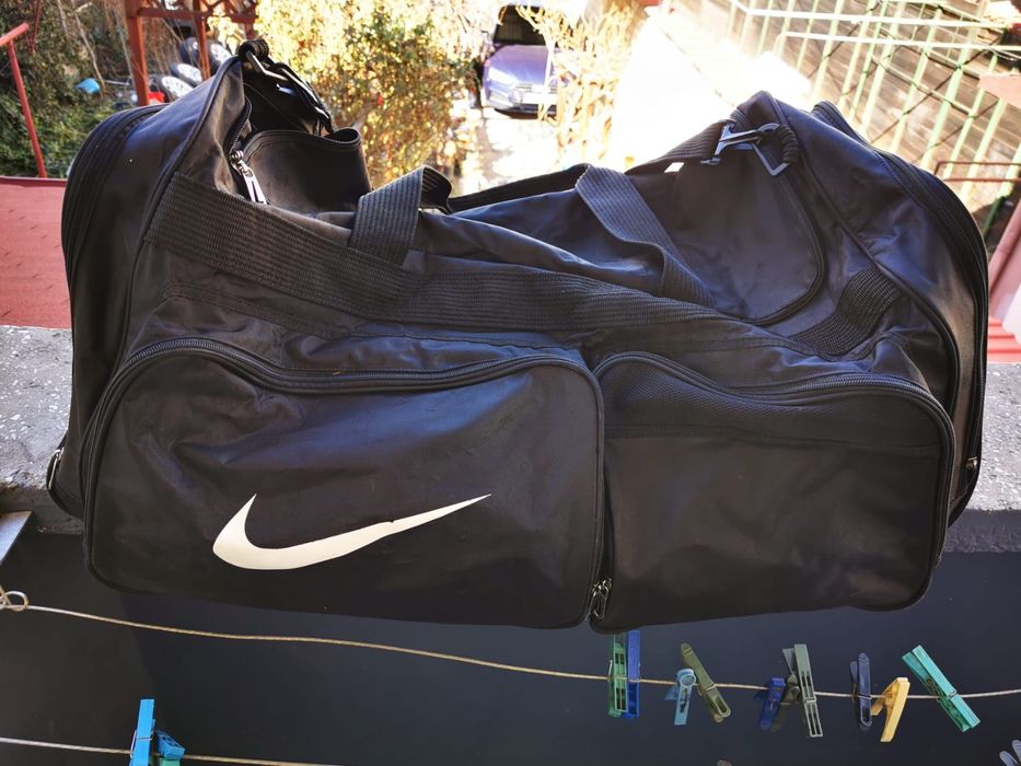 Vând geanta voiaj Nike și borseta S Oliver