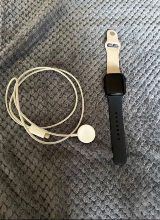 apple smartwatch SE2 40mm