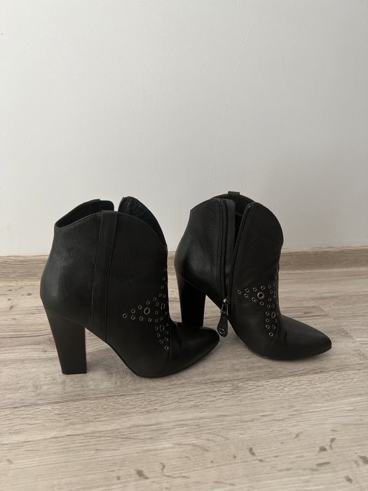 Botine Guess din piele naturala