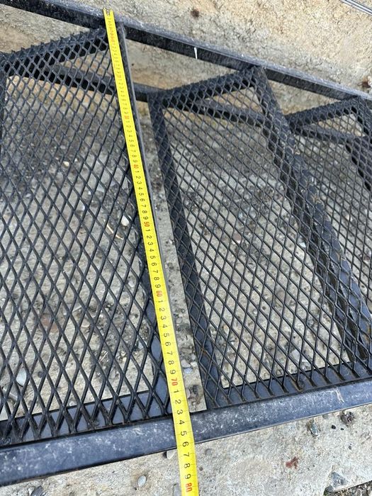 Vând scara metalică