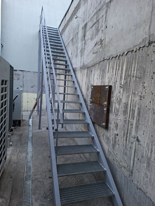 Confectionam scarii metalice zincate exterioare la cela mai mic preț