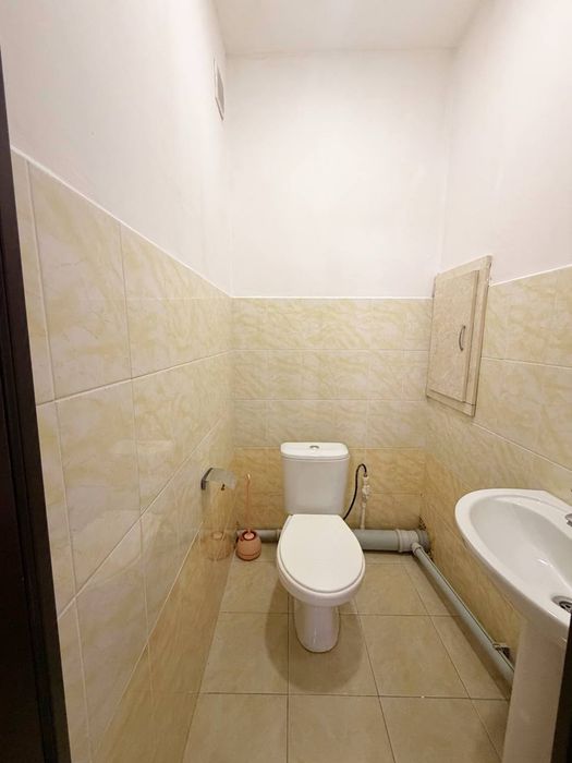 Срочна сотаман спутник 16 а 3 хона 75 кв 69000