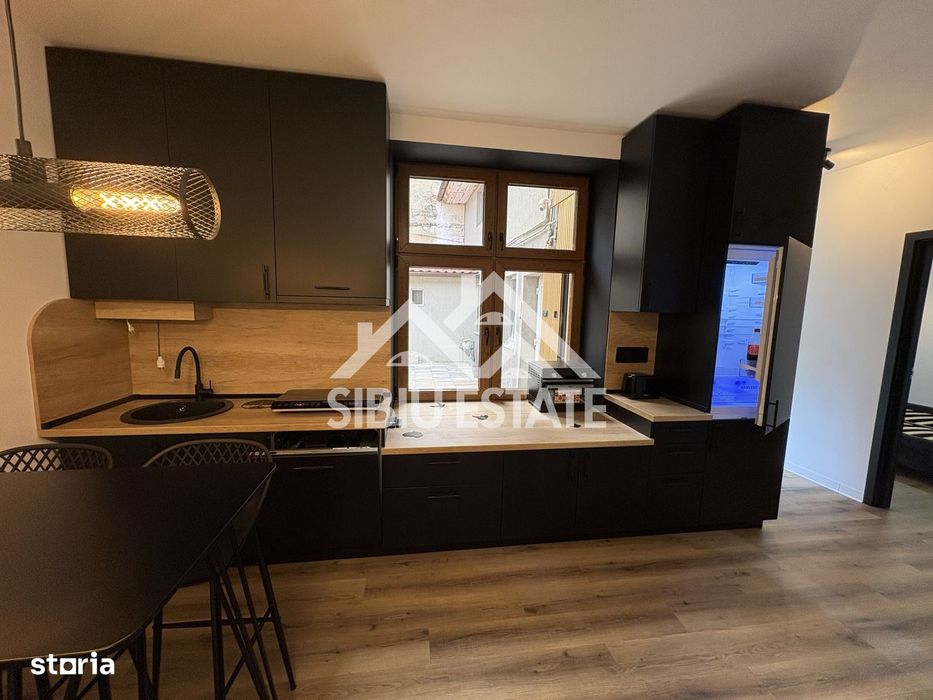 Apartament 3 camere, la casa, zona centrala